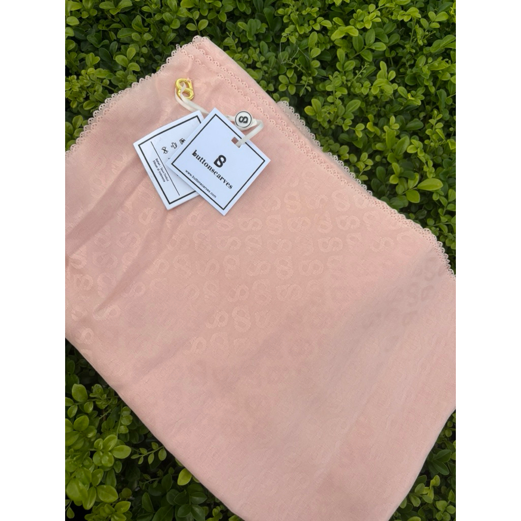 Buttonscarves tapis embos Sand With Kotak