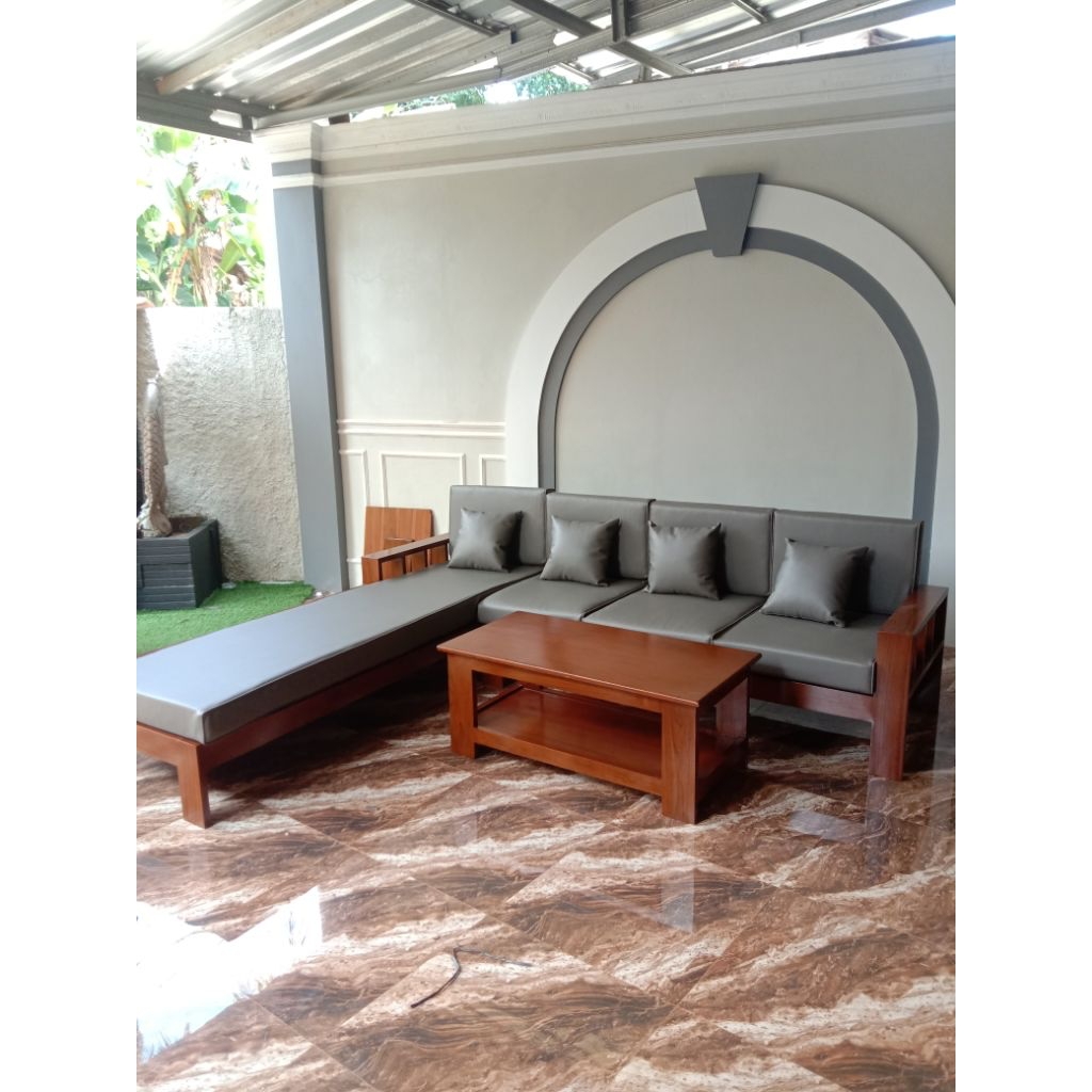 kursi sofa sudut L kombinasi bantalan busa material kayu jati