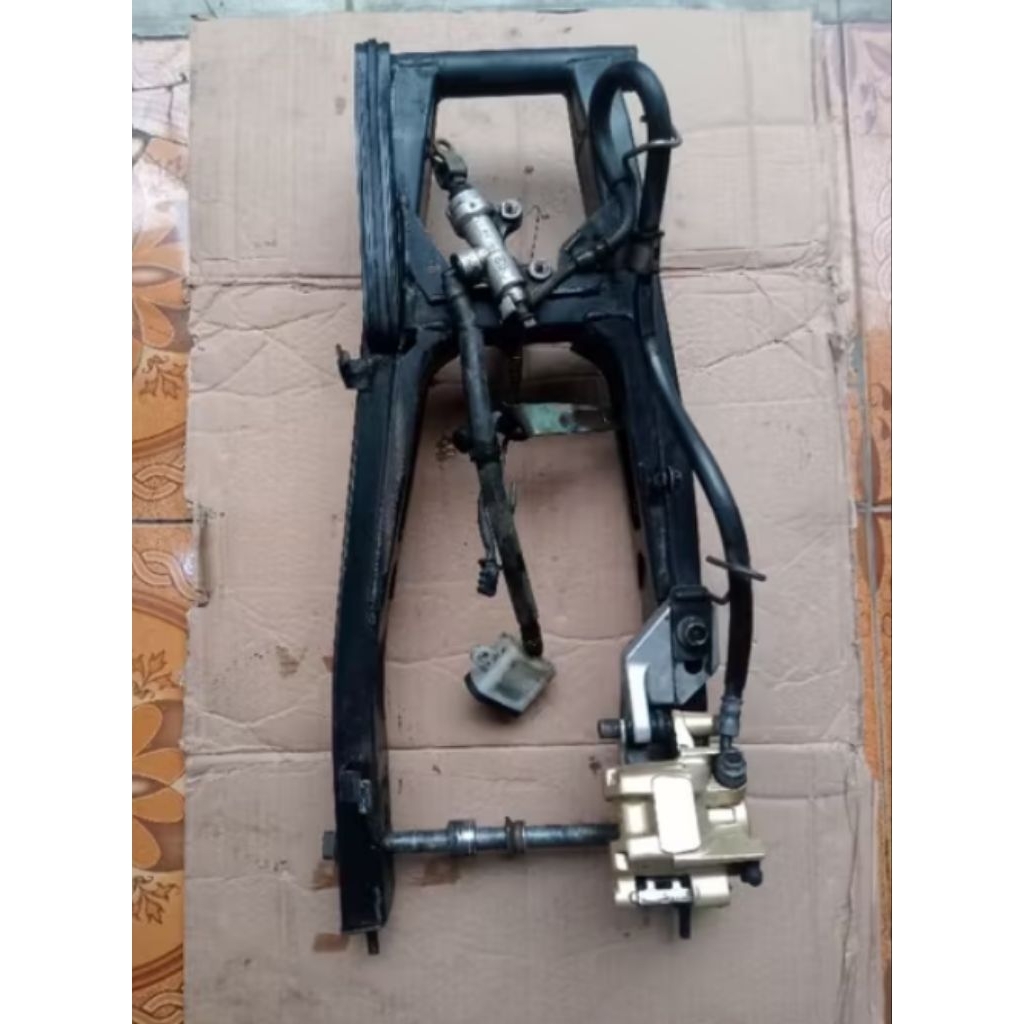 Aram sasis + kaliper belakang Yamaha Vixion New copotan original