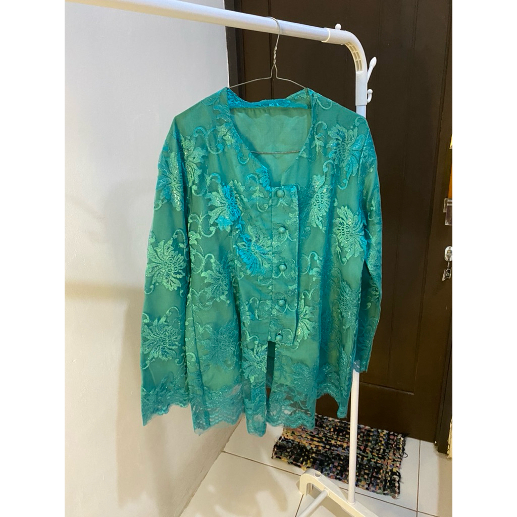 One Set Baju Kebaya Wanita / Kebaya Wisuda Wanita