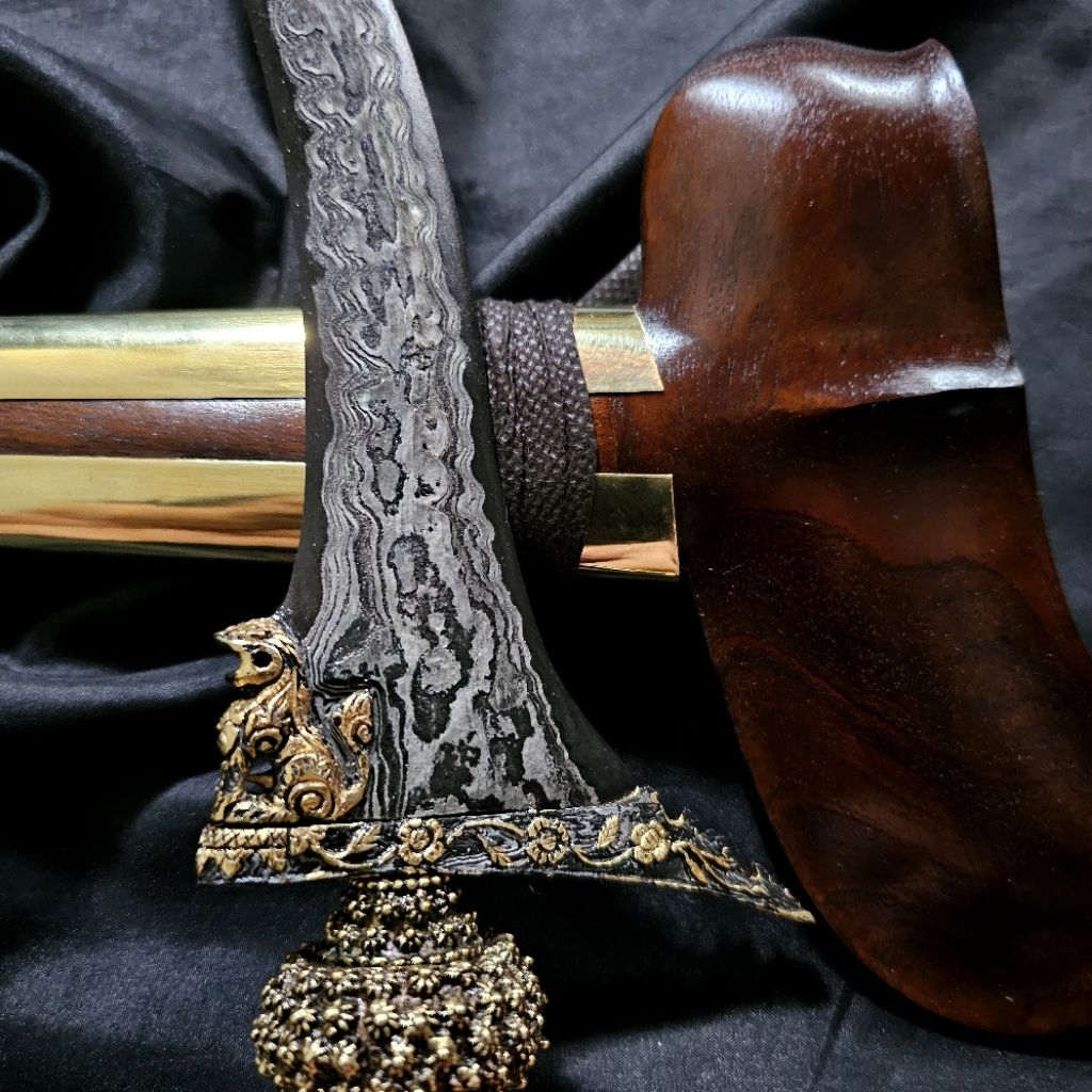 Keris Singo Luk 3 Kinatah Sepuh Emas  Pamor Untu Walang