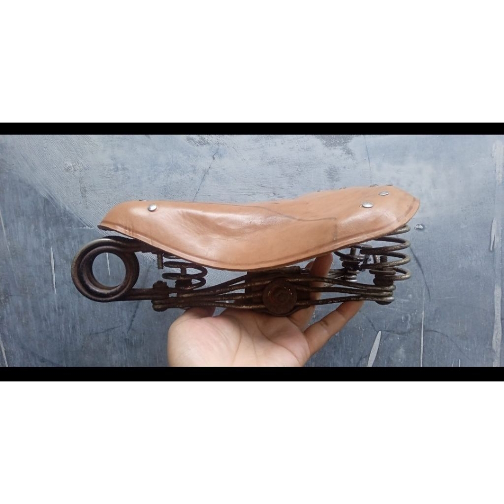 Sadel Onthel Klasik Antik Second / Bekas layak pakai