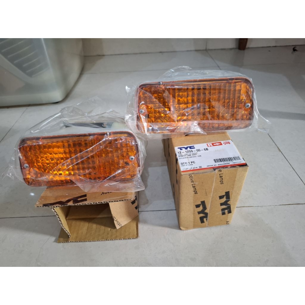 Bemper Lamp Assy Corolla 1982 - 1983 DX