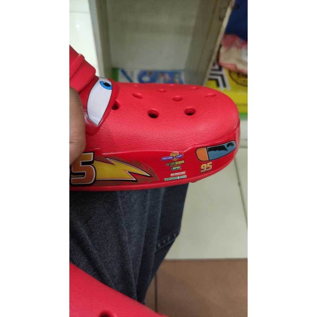 crocs cars  dewasa + kantong crocs