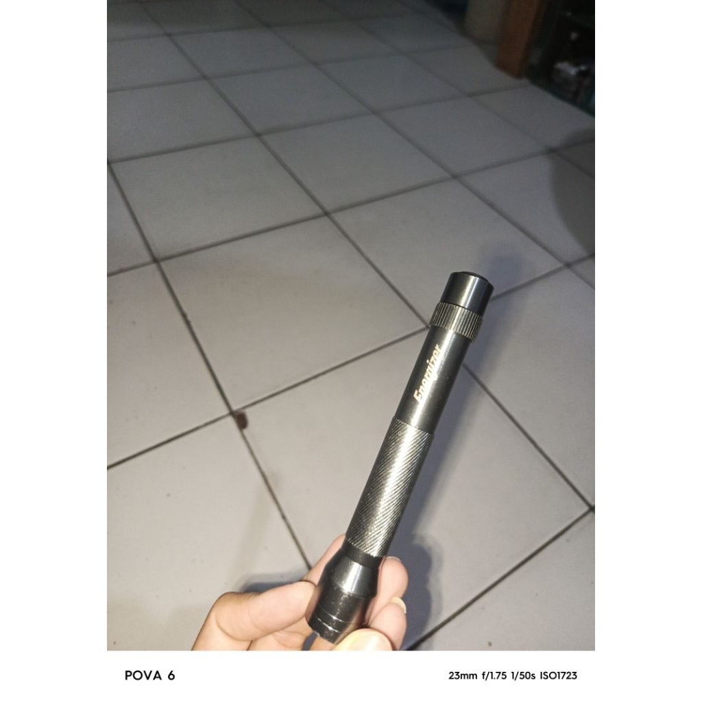 senter  empat lampu baterai AAA