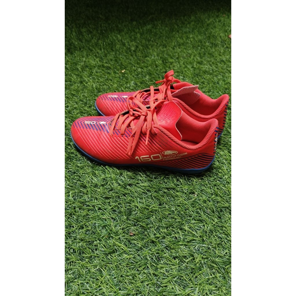 Preloved Sepatu Sepak Bola Anak Decathlon Kipsta like new