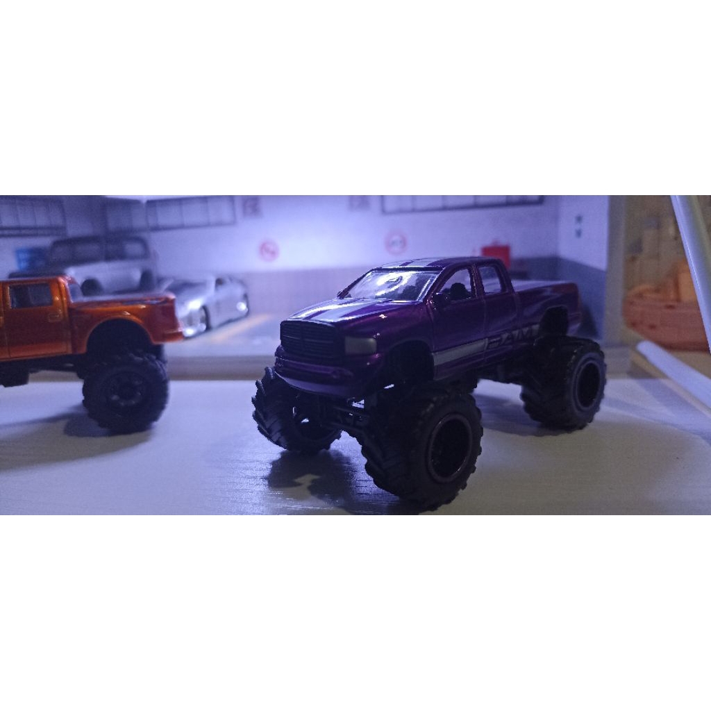 diecast jada dodge ram skala 64 loose