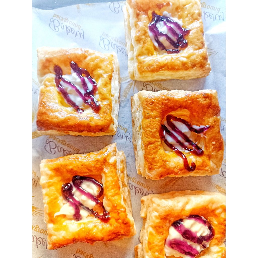 

roti cream cheese pasty puff semarang