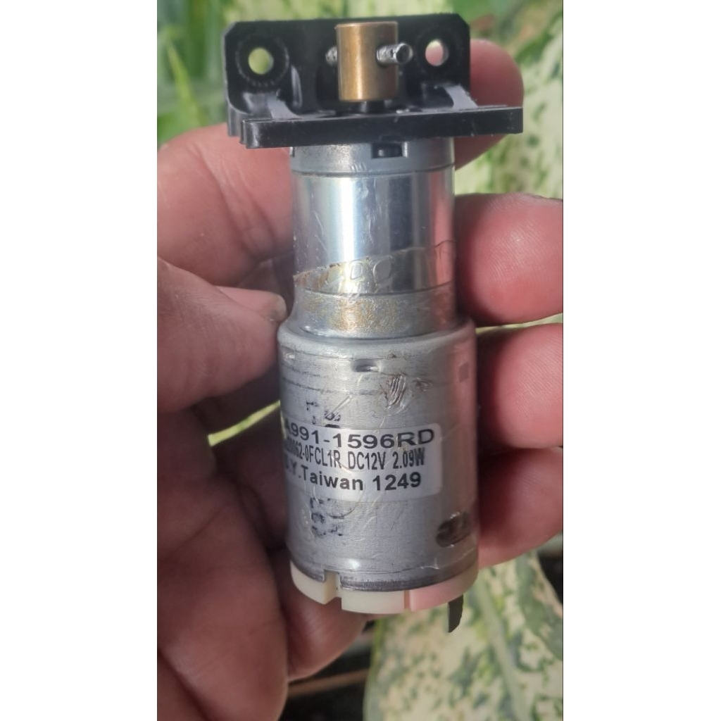 Dinamo Gear box DC 12ZVolt 100Rpm