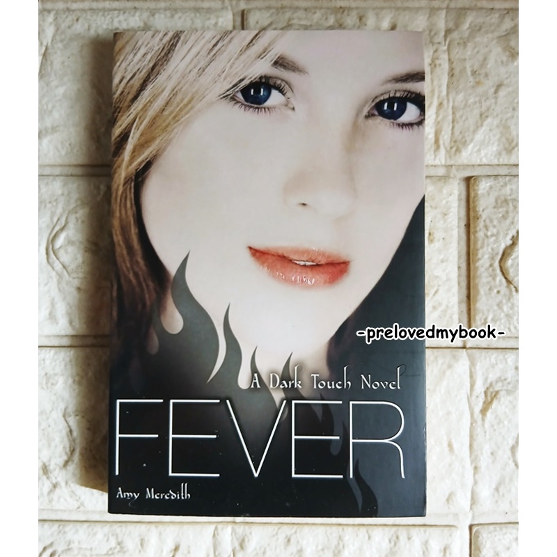 Novel Bekas Ori Bahasa Inggris FEVER