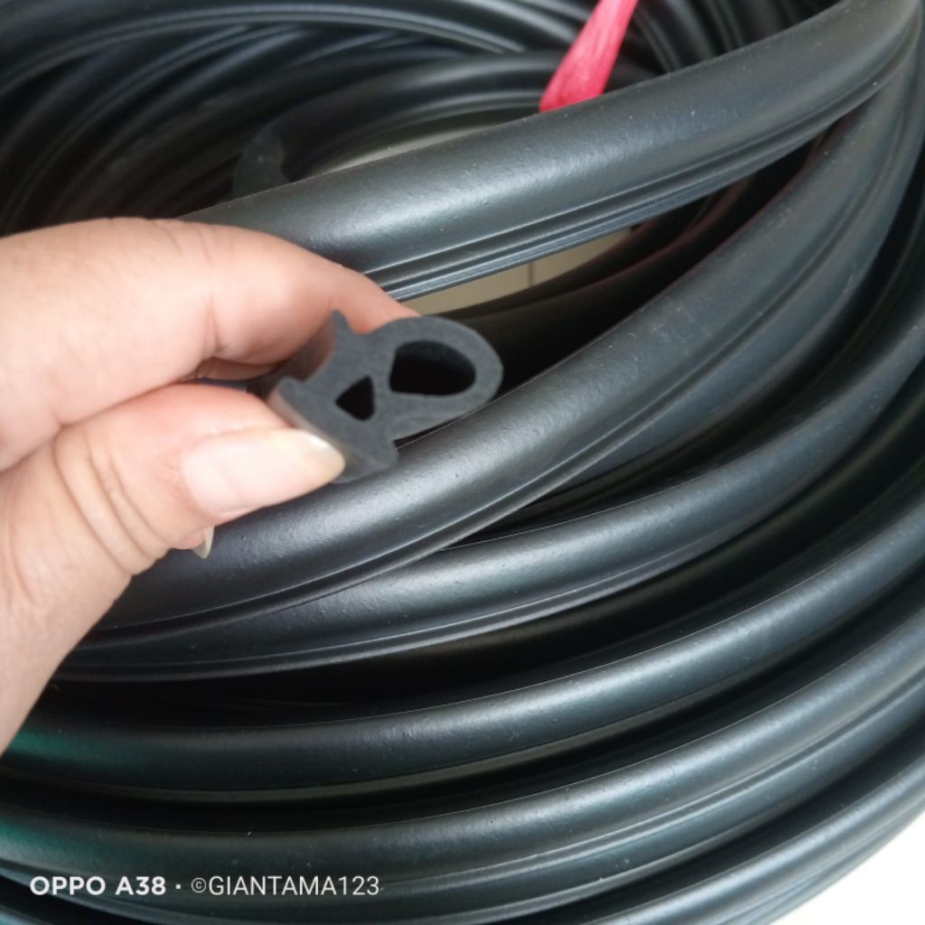 karet list pintu balon spon mobil universal ( harga 1 meter)