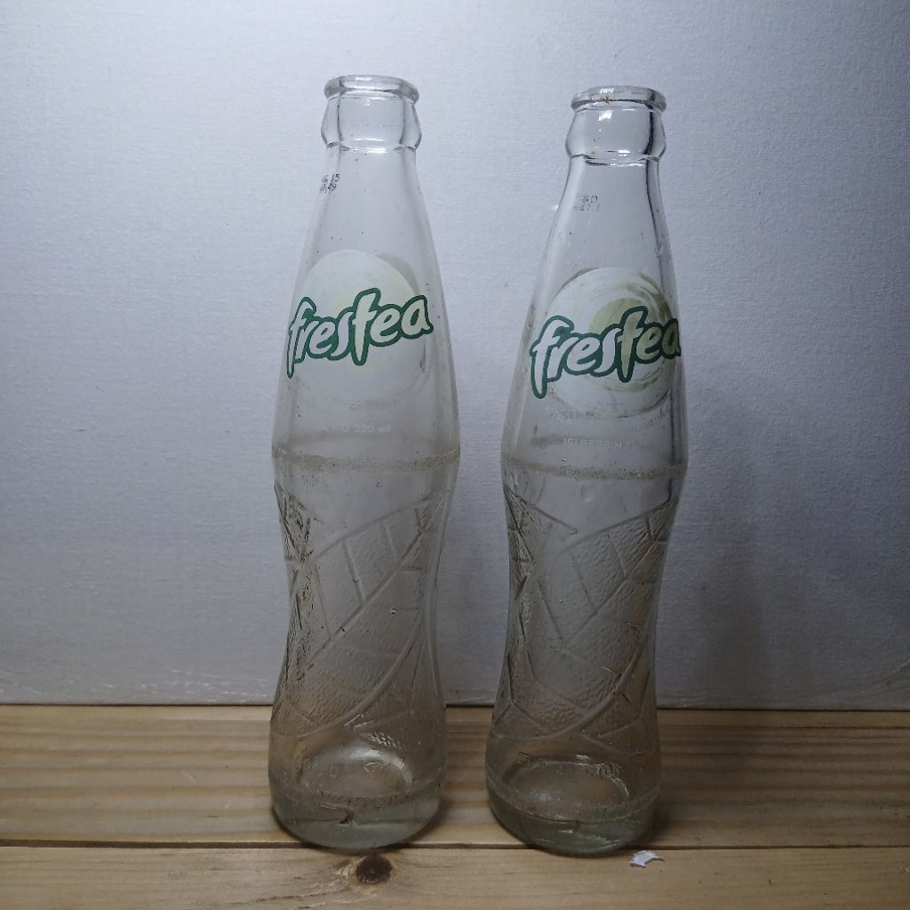 SEPASANG BOTOL FRESTEA 2015 LANGKA