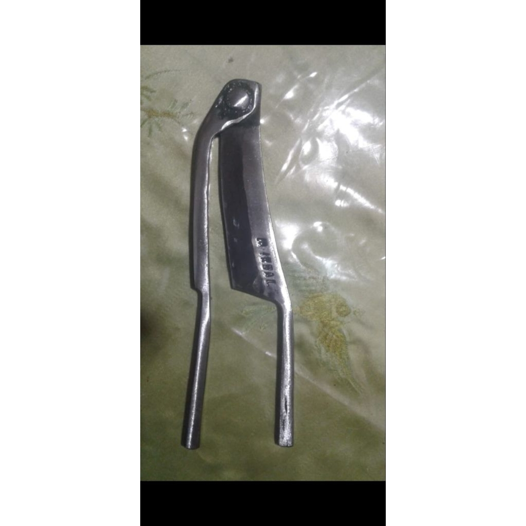 kacip pinang/ kantip (alat belah pinang)