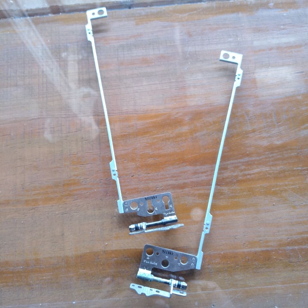 engsel laptop lenovo ideapad s130 11igm