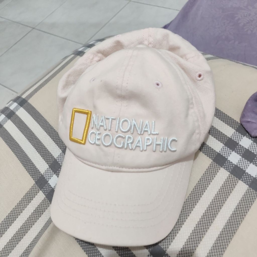 topi natgeo pink