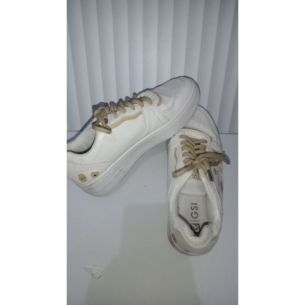 PRELOVED SEPATU WANITA BRAND GSI SIZE 37/38
