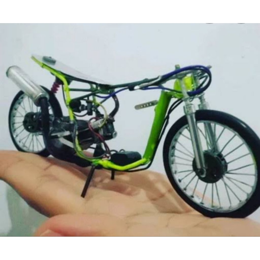 MAINAN MOTOR DRAG MINIATUR HONDA BEAT DELUXE FI