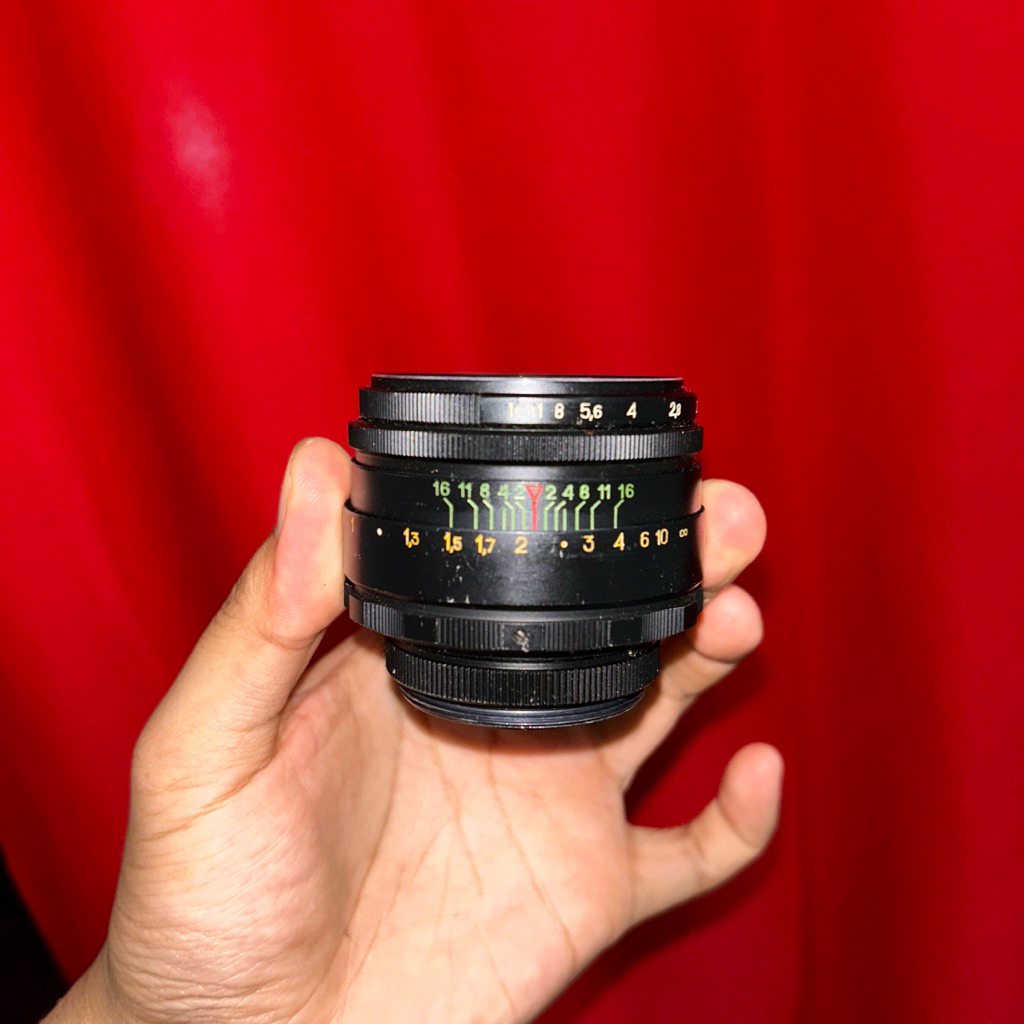 lensa manual helios 58mm f2