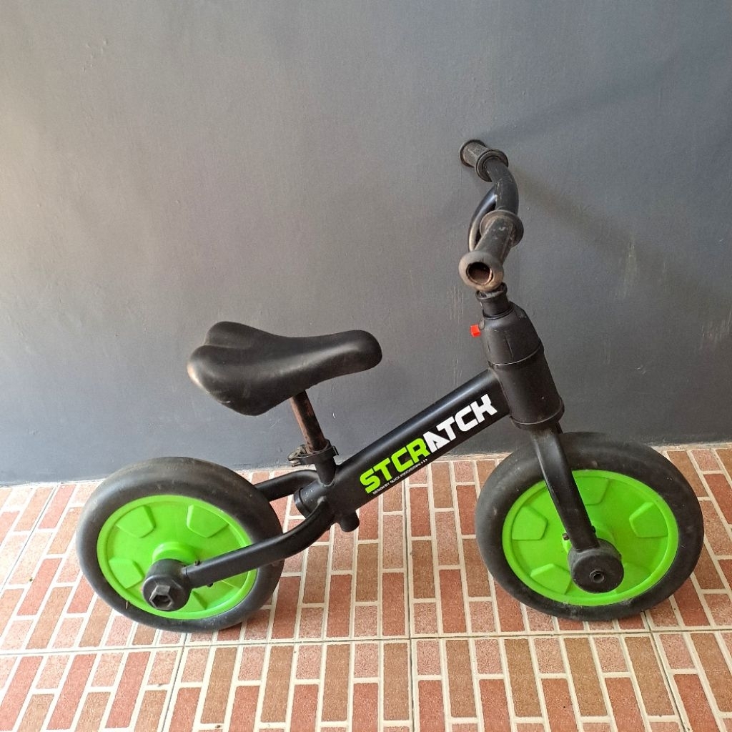 Preloved SEPEDA BALANCE BIKE ANAK