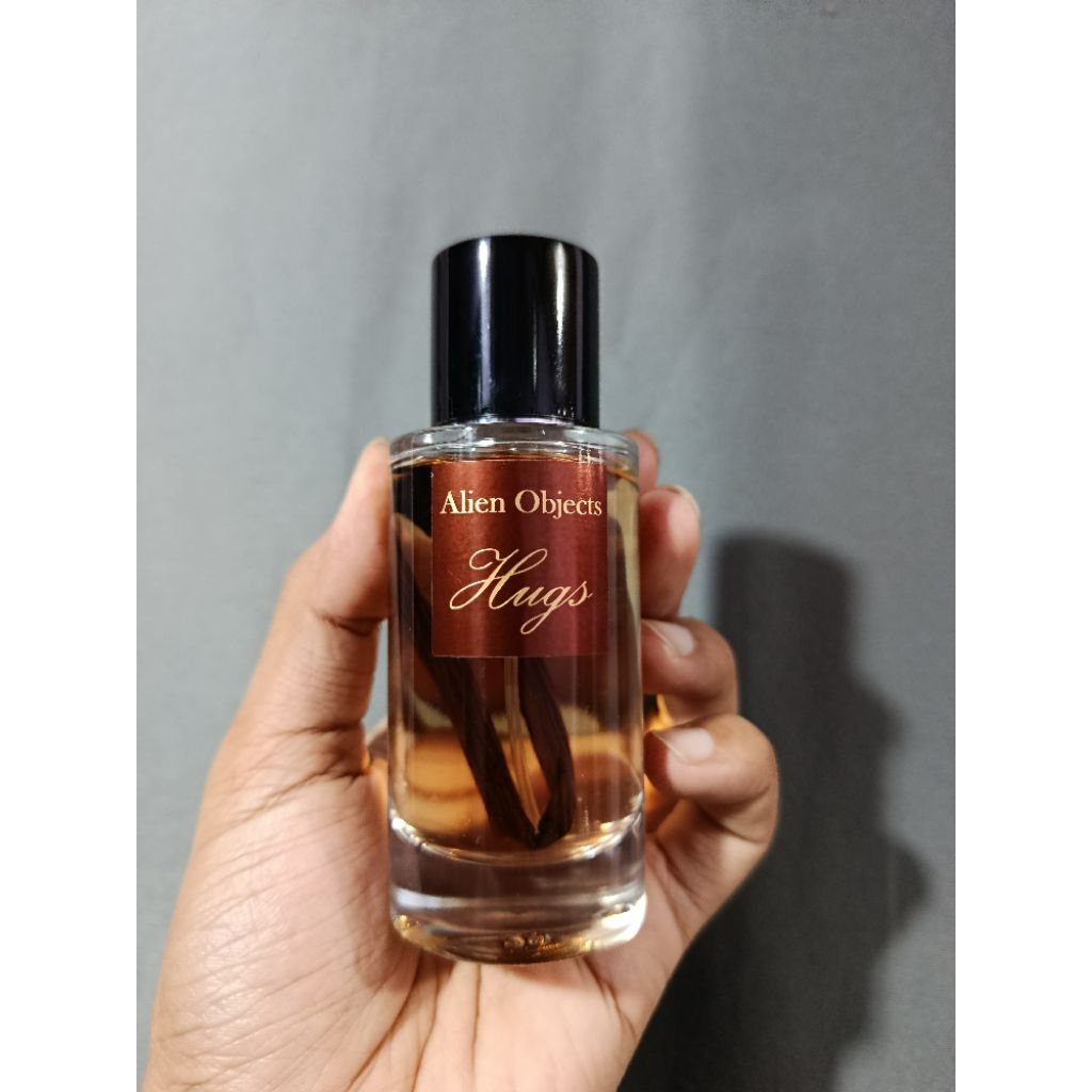 Preloved Alien Objects Hugs 50ml Sisa Juice ±99% Like Neww