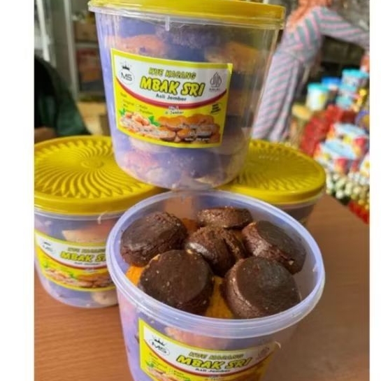 

KUE KACANG MIX COKLAT DAN ORI BY MBAK SRI KHAS JEMBER