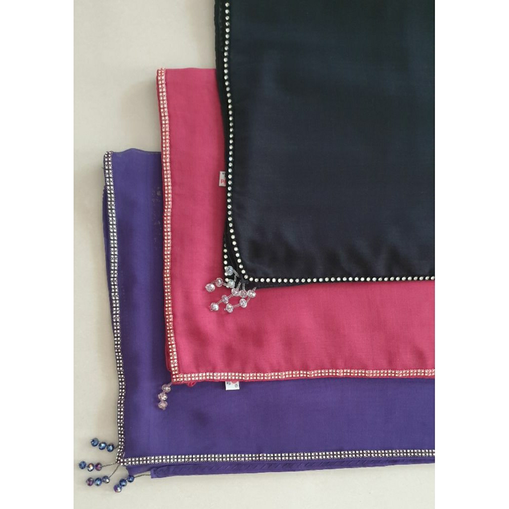 ( Preloved) Jilbab Segi Empat Cantik Premium Model Manik Swaroski