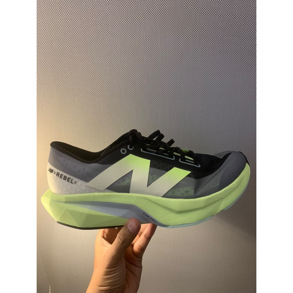 Sepatu Running (Preloved New Balance Rabel)