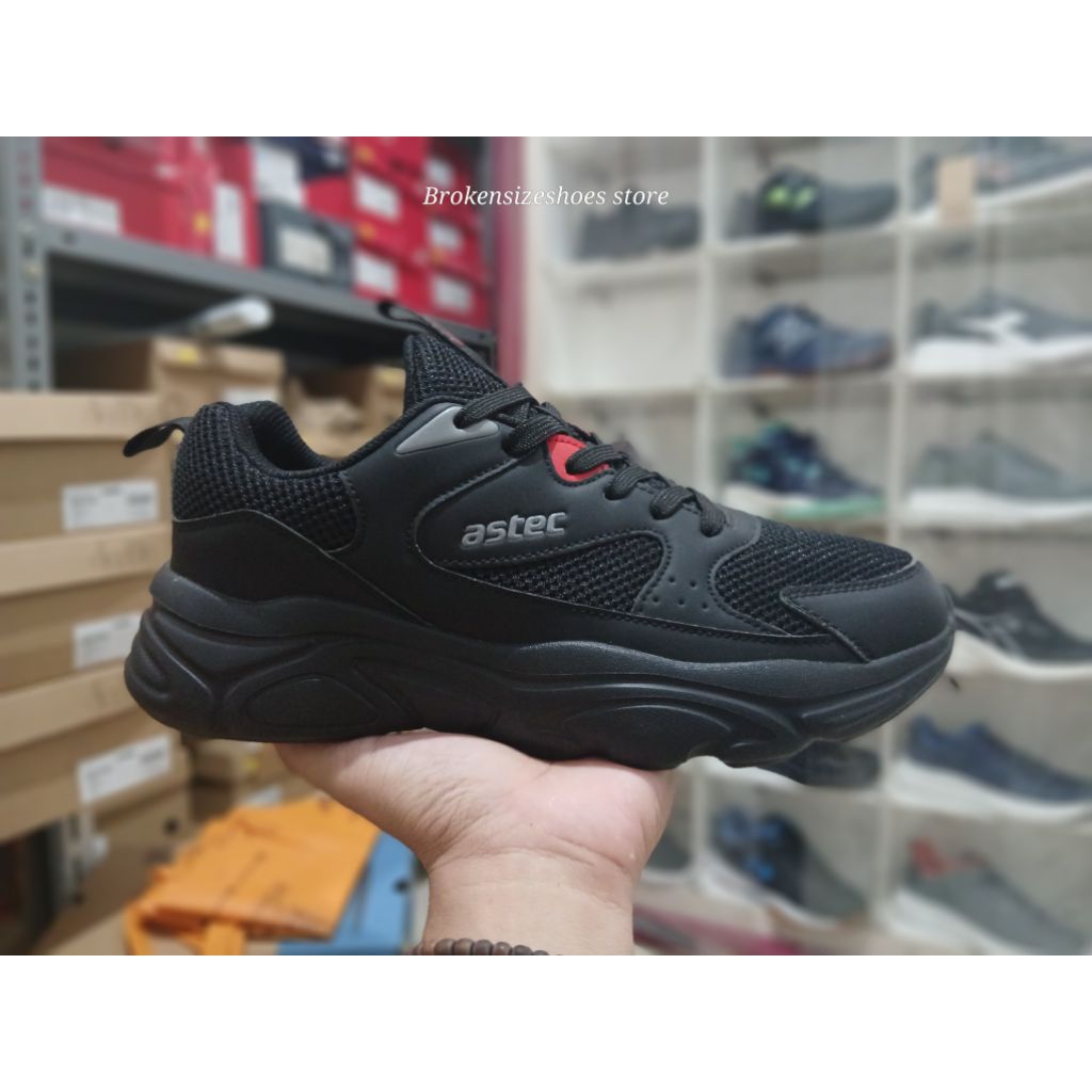 Astec Kosovo walking monoblack