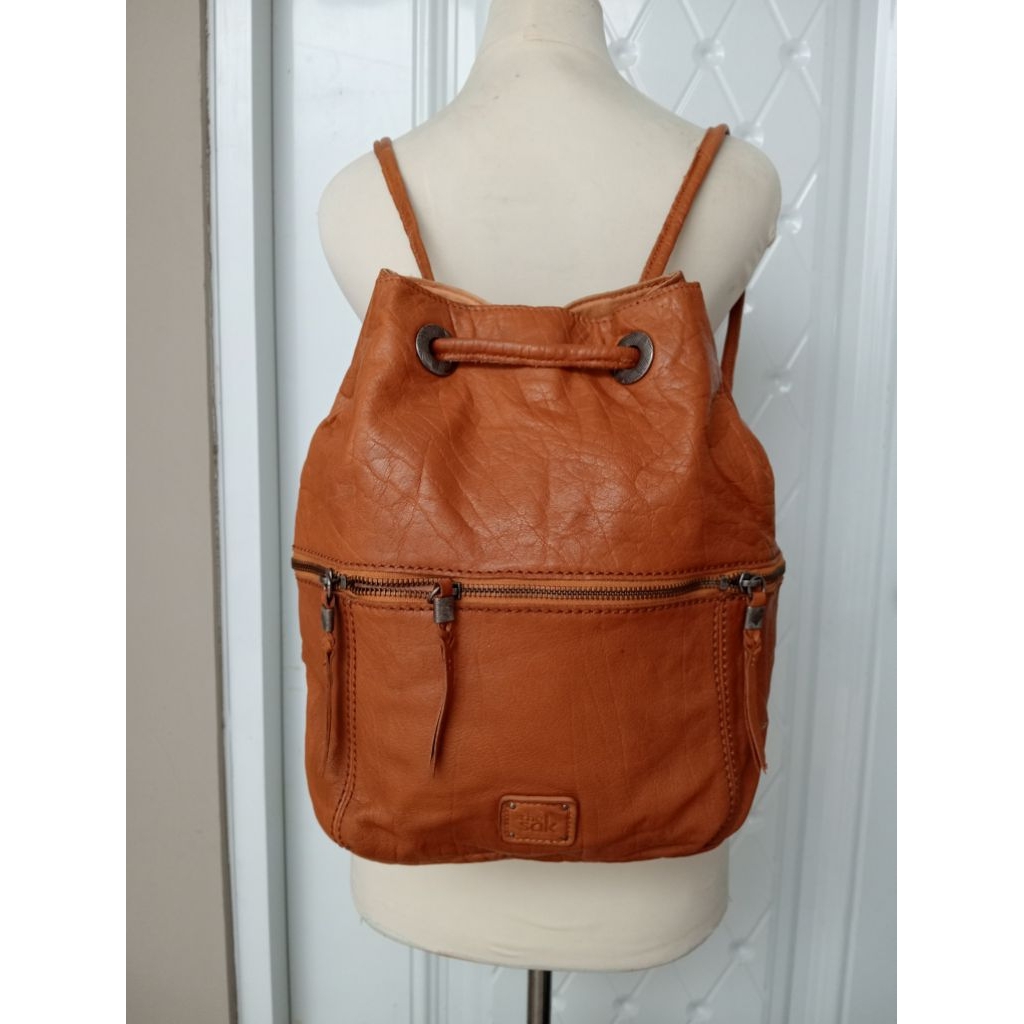 The Sak tas ransel kulit asli model serut dan magnet button