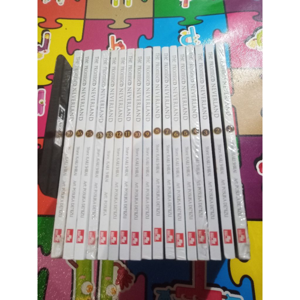 Set The Promised Neverland 1 - 16, 19 Bekas (2019)