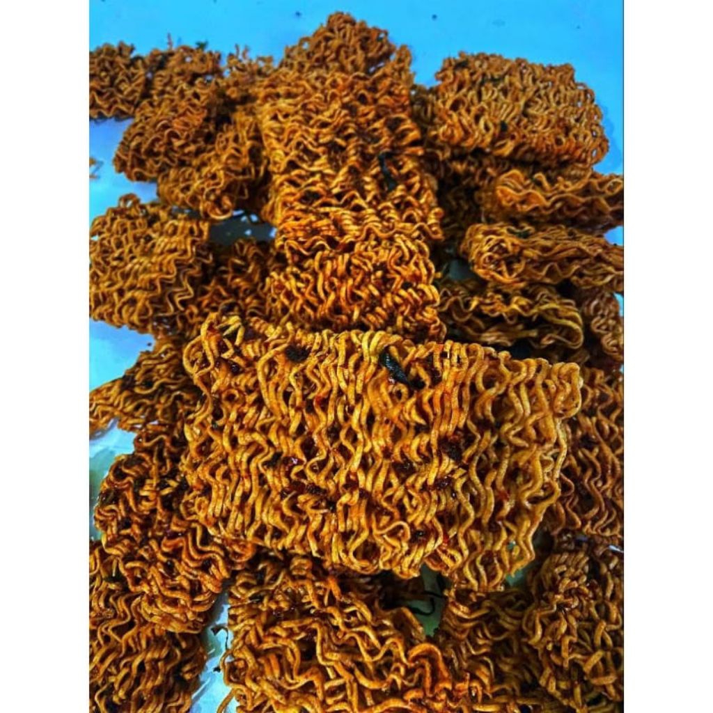 

MIE KERING/MIE KREMES PEDAS BUMBU MELIMPAH /PEDAS DAUN JERUK 500 GRAM