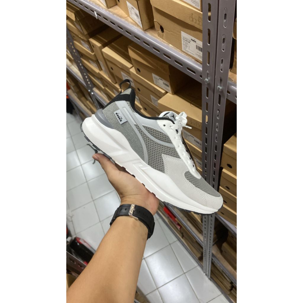 Sepatu Diadora Ori