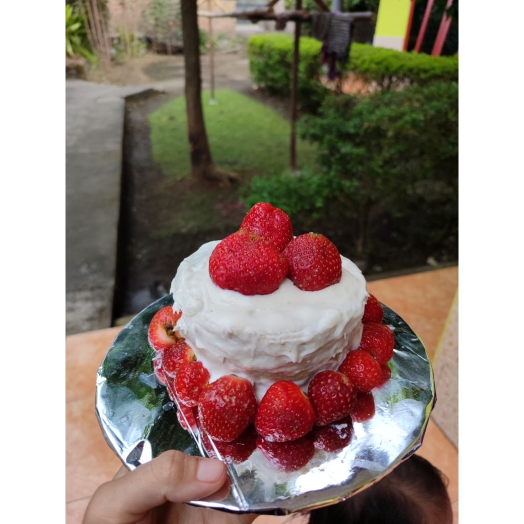 

cake strawberry