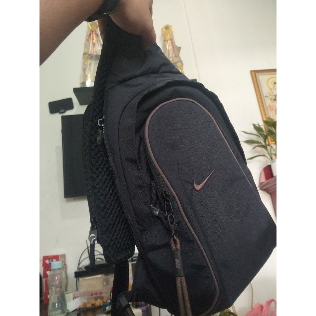 nike essential slingbag