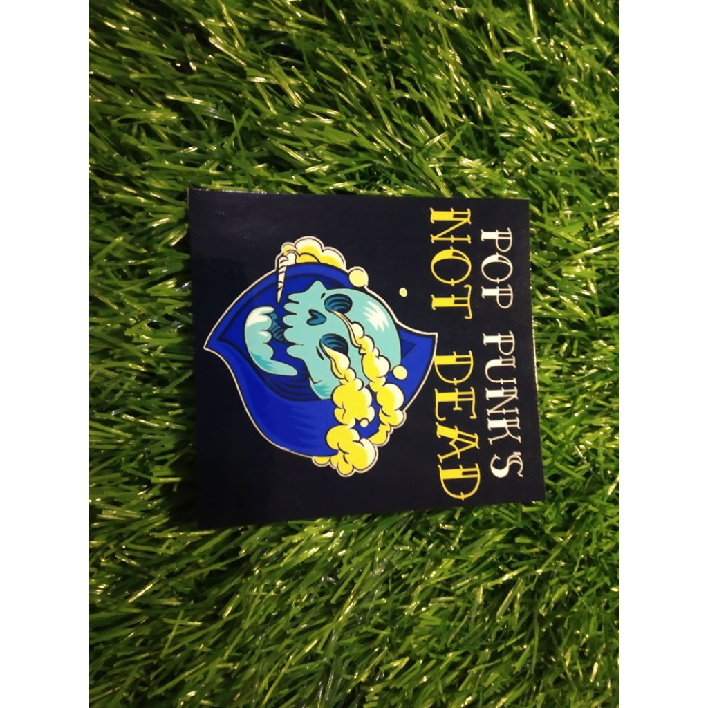 

stiker vinyl pop punks not dead