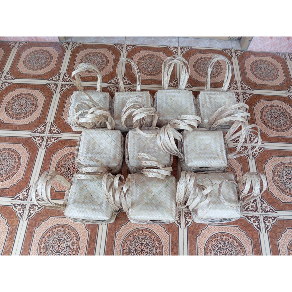 

Besek Bambu Jinjing Ukuran 20 x 20 cm Grosir Termurah | Besek jinjing 18×18 cm | 20 x 20 cm | 22x22 | 25x25 | 20x30 cm Untuk Hantaran Lebaran Atas bawah