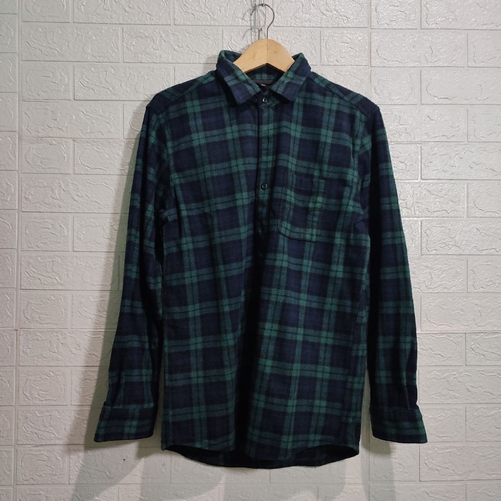 Kemeja Flanel UNIQLO Veterano Outer Original Second Preloved