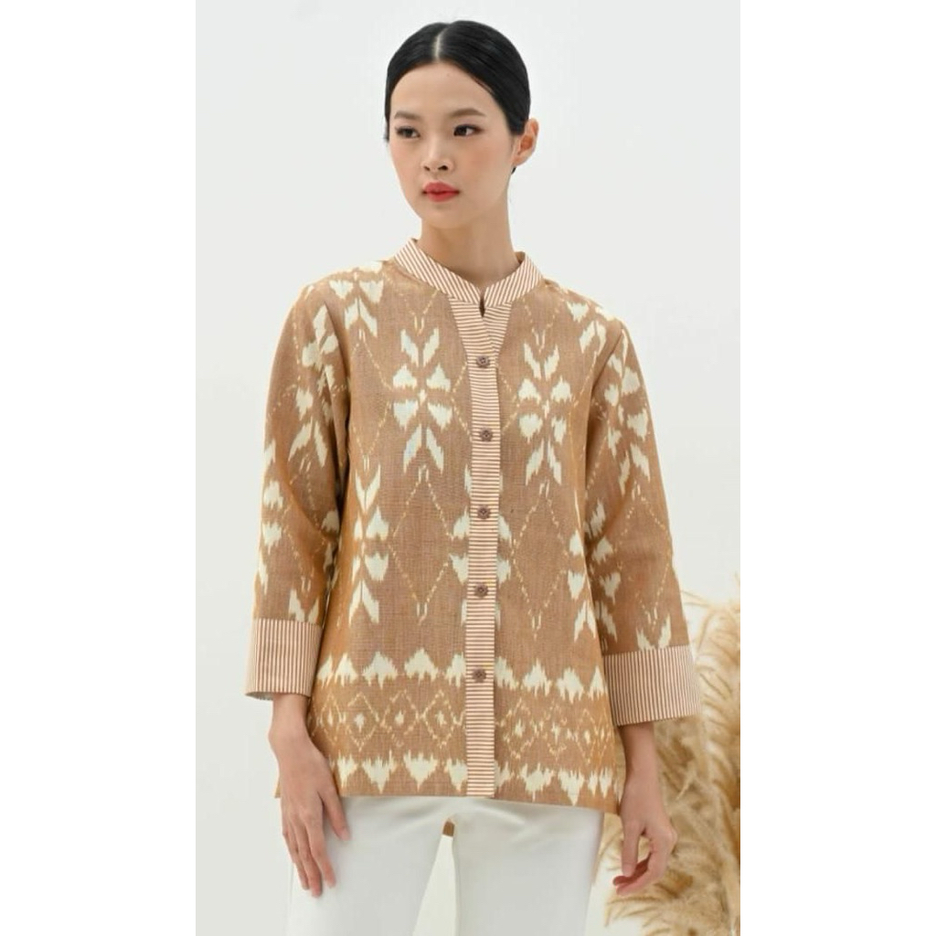 Blouse kerja wanita kekinian tenun etnik modern
