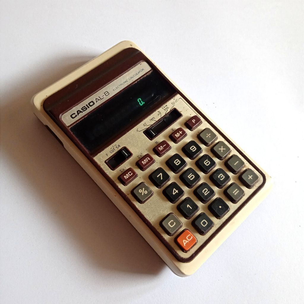 

Antik Vintage Kalkulator Jadul CASIO AL-8 Made in Japan Nyala Tidak Normal Bodi Utuh Display Only