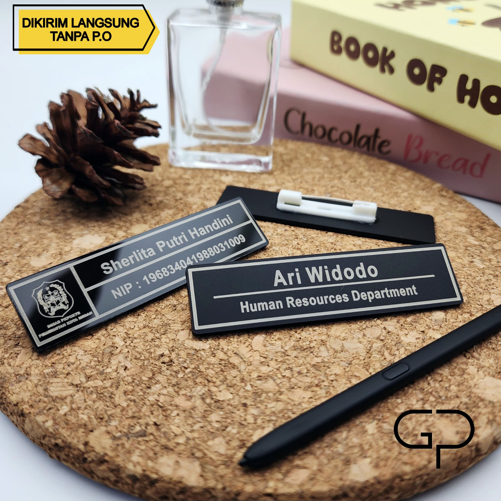 

Nametag akrilik Papan Nama Dada Custom Akrilik Tebal Hitam Putih – Name Tag Elegan Guru Karyawan Kantor Perusahaan Instansi Organisasi Event Seminar, Peniti, Cepat Jadi 1 Jam