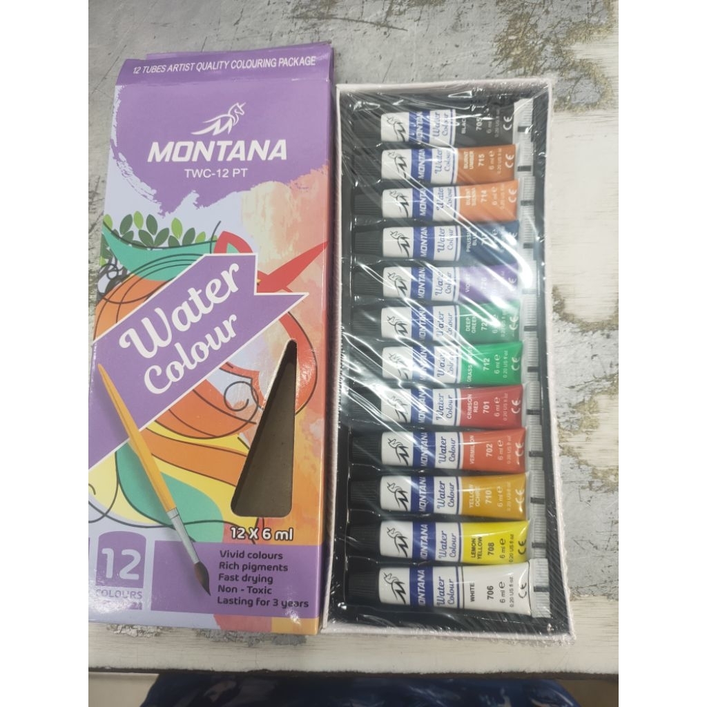 

water colour, cat air merk montana 12 warna isi 6 ml
