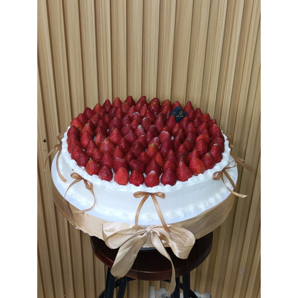 

Italian Strawberry Cheese Vanila Cheese Strawberry Jumbo Kue Strawberry Cake Wedding Kue Jumbo viral Kue Kekinian Birthday Cake