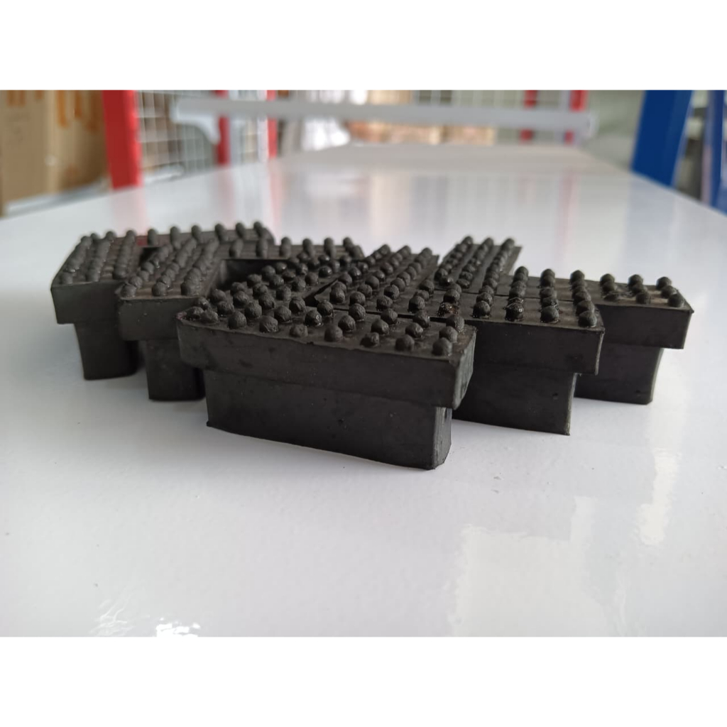 KARET KAKI SIKU LUBANG 4X4 CM