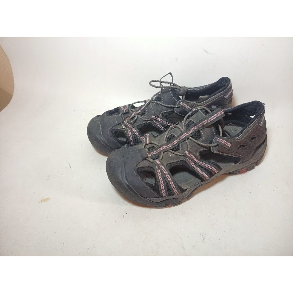 sepatu sandal outdoor second size 39