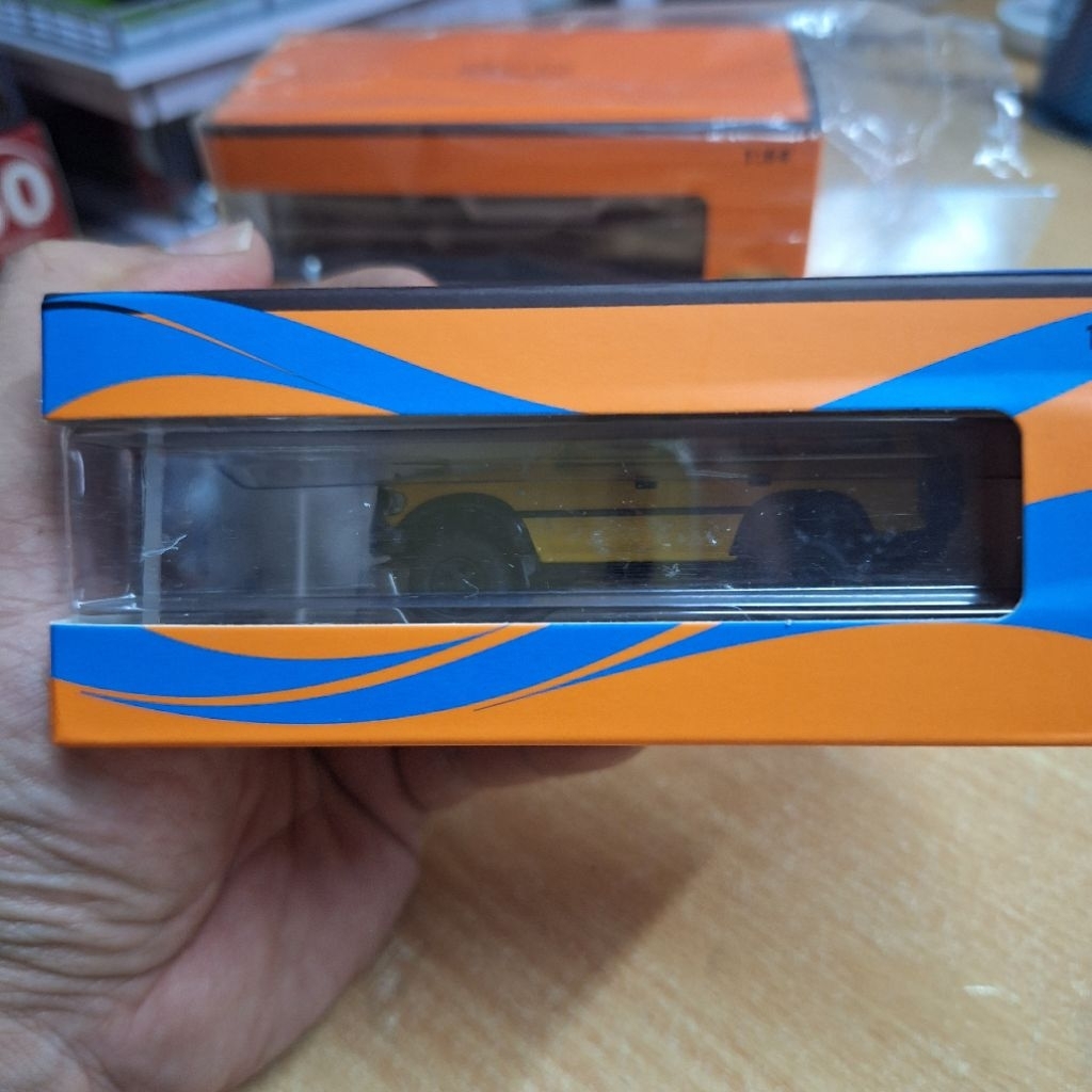 GCD Diecast Skala 64 Toyota Land Cruiser 80 Yellow First Edition