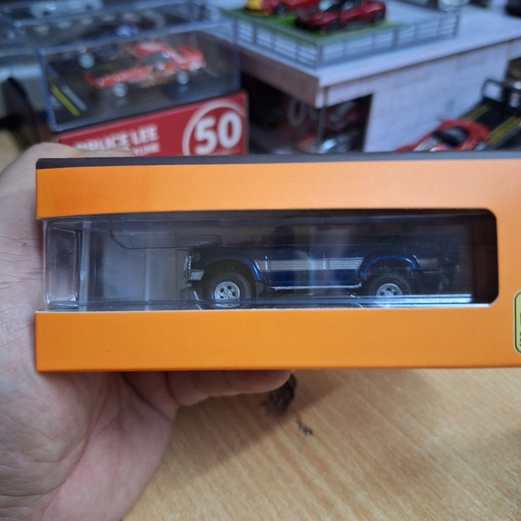 GCD Diecast Skala 64 Toyota Land Cruiser 80 Blue First Edition