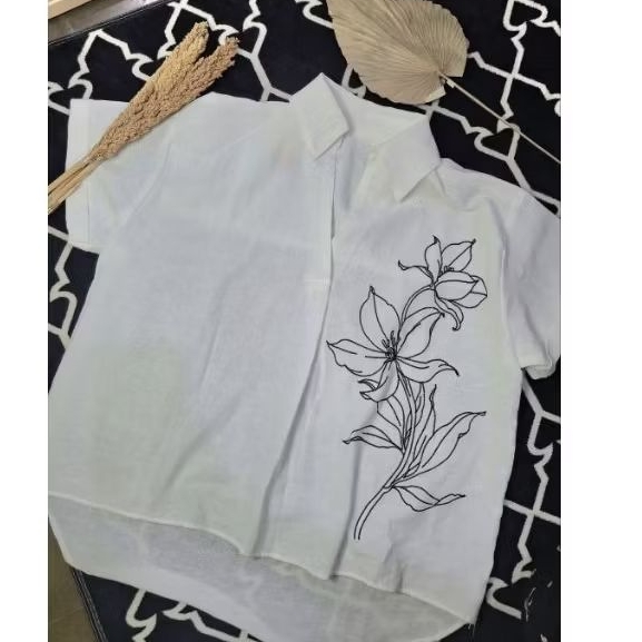 Blouse Putih motif Bunga