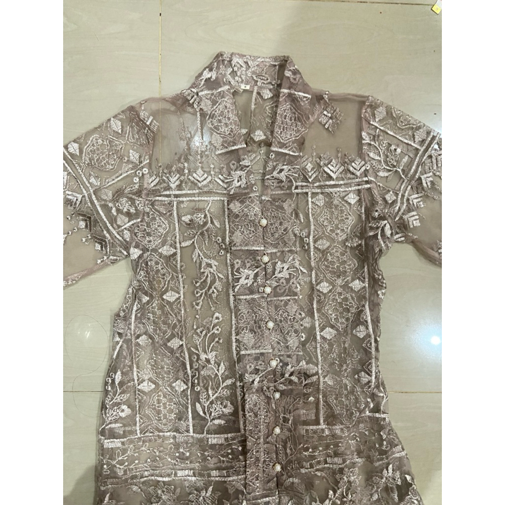 outer tile kondangan