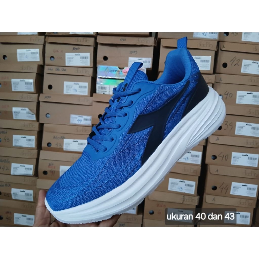 sepatu sport runing pria diadora navy original