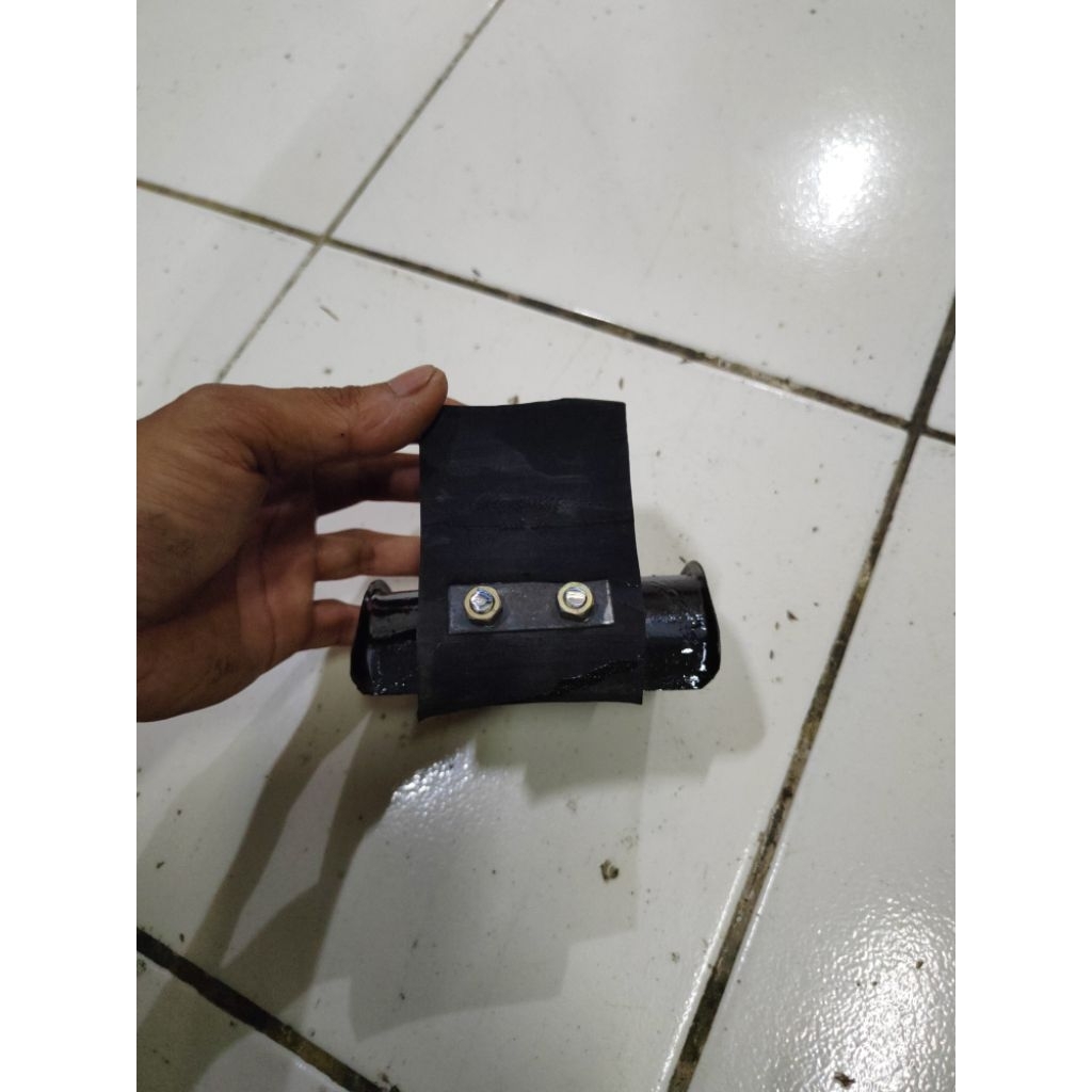 karet stopper belakang futura ss l300 apv ban bekas